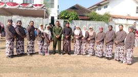 PEMKAL BENDUNGAN DENGAN HIDMAT IKUTI UPACARA KEMERDEKAAN RI